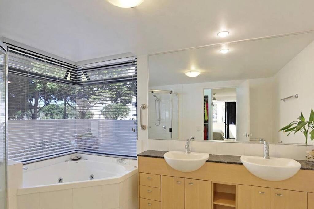 Alexandra Headland Resort With Stylish Stays Eksteriør billede